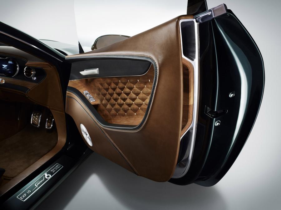  Bentley EXP 10 Speed 6 2015 года  (фото 12 из 16)